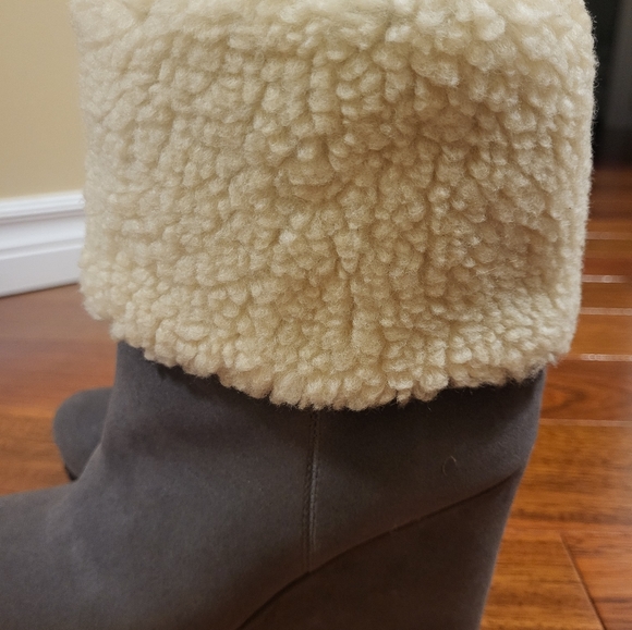 Just Fab Cameron Sherpa Wedge Boots - Picture 4 of 10
